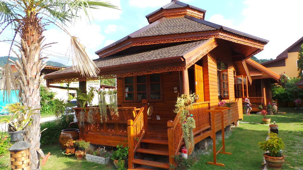 Golden Teak Resort Baan Sapparot หาดกมลา ห้อง รูปภาพ