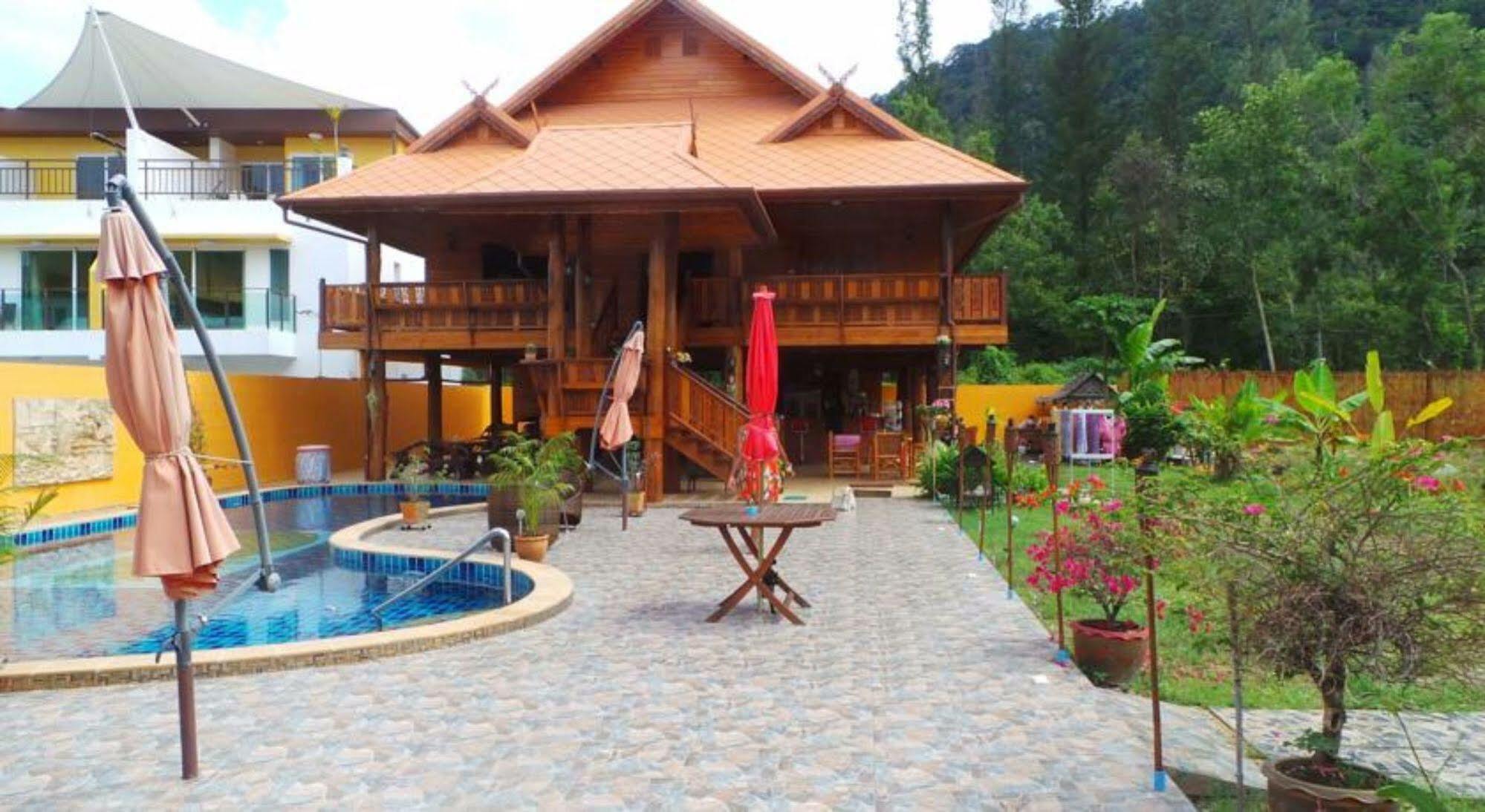 Golden Teak Resort Baan Sapparot หาดกมลา ภายนอก รูปภาพ