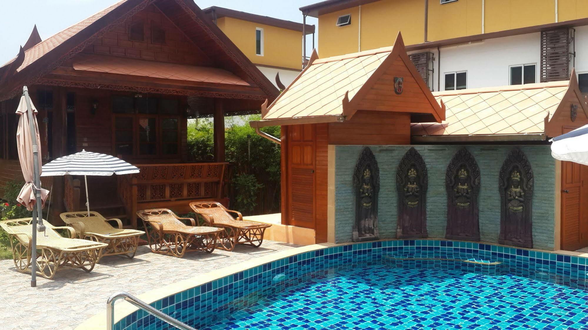 Golden Teak Resort Baan Sapparot หาดกมลา ภายนอก รูปภาพ