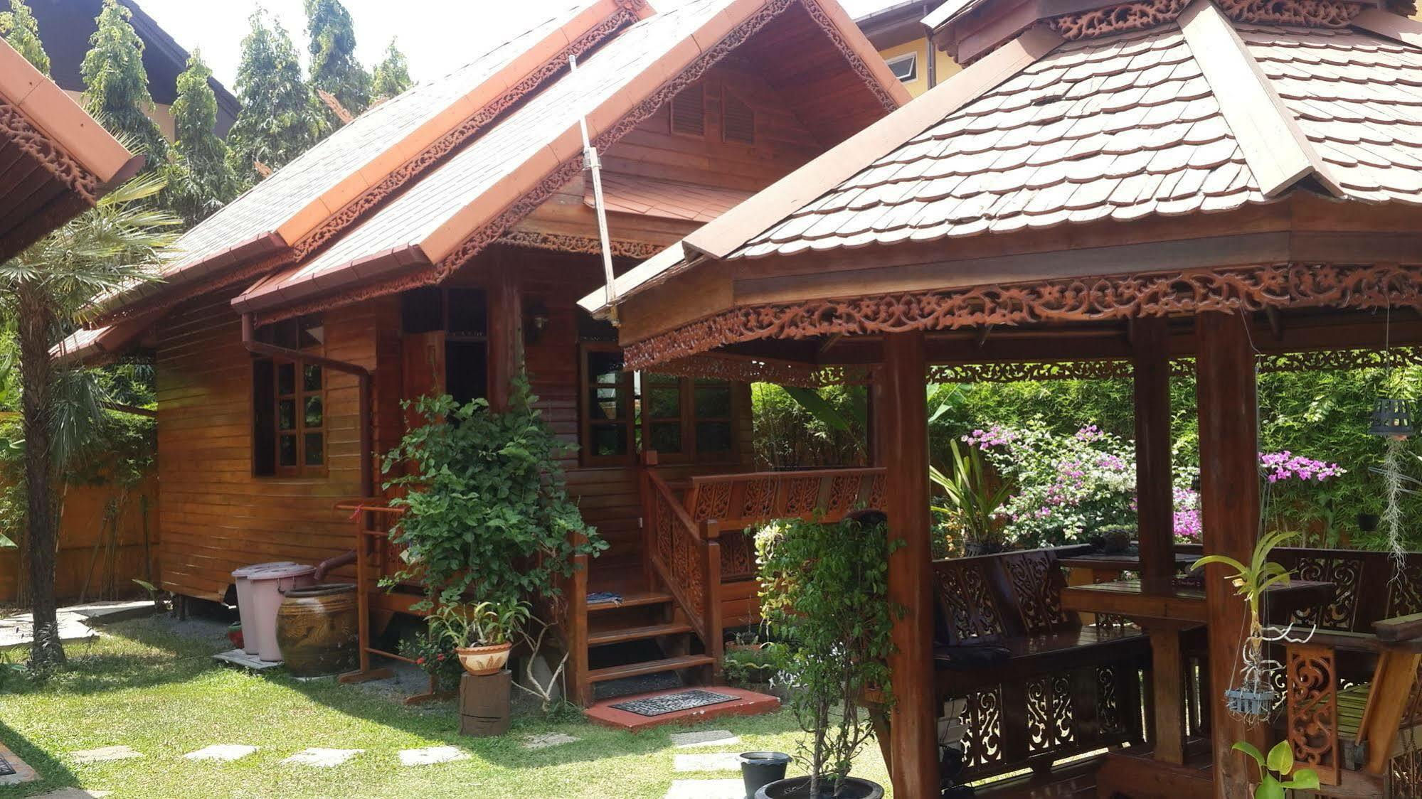 Golden Teak Resort Baan Sapparot หาดกมลา ภายนอก รูปภาพ